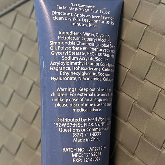 Moroccanoil Cosmetic Bag NWOT plus bonus Jet Lag Facial Mask - Picture 10 of 10